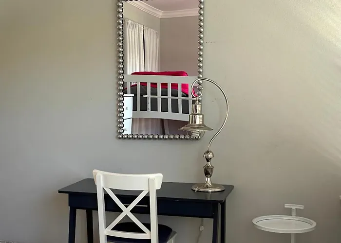 Welcoming 2-Bedroom Condo With Bonus Room!